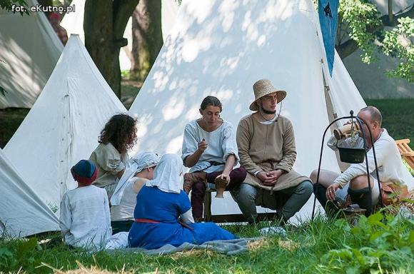 Żołnierze, najemnicy, rycerze i wojowie. Dioramy historyczne w Leszczynku
