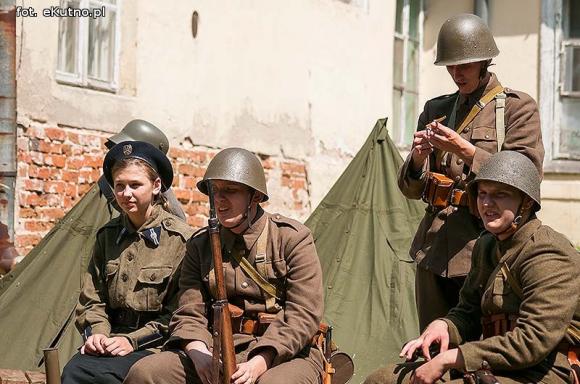 Żołnierze, najemnicy, rycerze i wojowie. Dioramy historyczne w Leszczynku