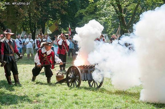 Na wroga ognia i spaliny gratis. Drugi dzień Odysei Historycznej
