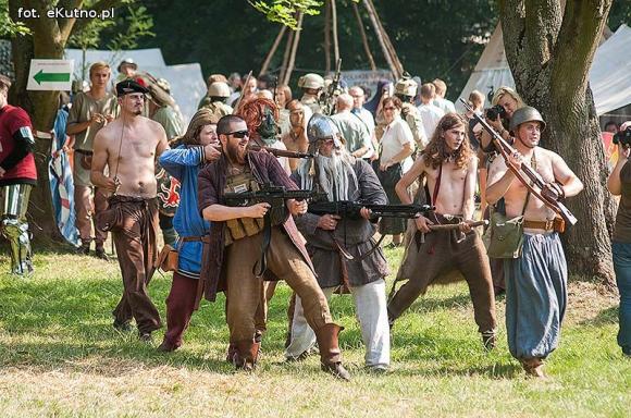 Na wroga ognia i spaliny gratis. Drugi dzień Odysei Historycznej