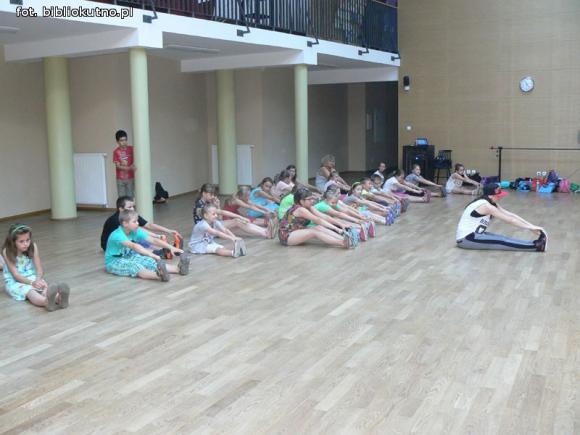 Nie tylko taniec nowoczesny na wakacjach w bibliotece