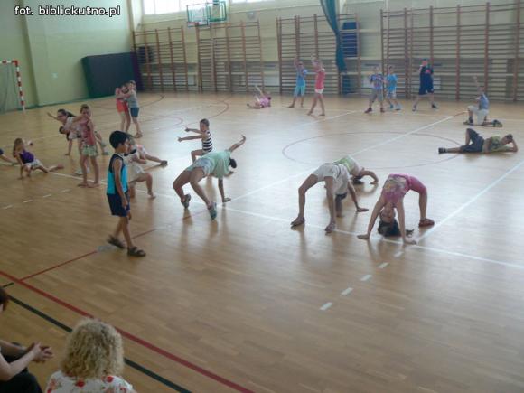 Nie tylko taniec nowoczesny na wakacjach w bibliotece