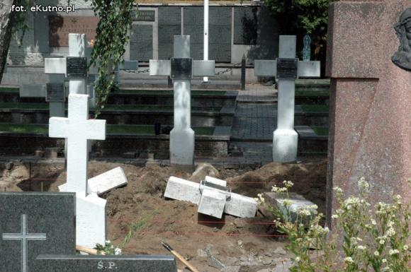 Renowacje wojskowych grobów na kutnowskim cmentarzu