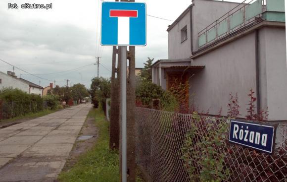 W Mieście Róż na Różanej fatalna droga