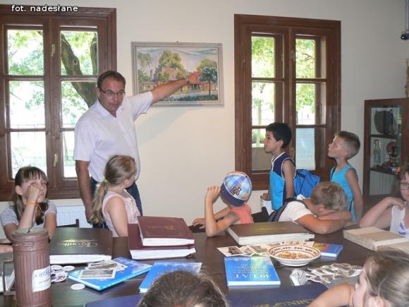 Wycieczkowy tydzień Wakacji w Bibliotece. Kiedy dziadkowie byli dziećmi