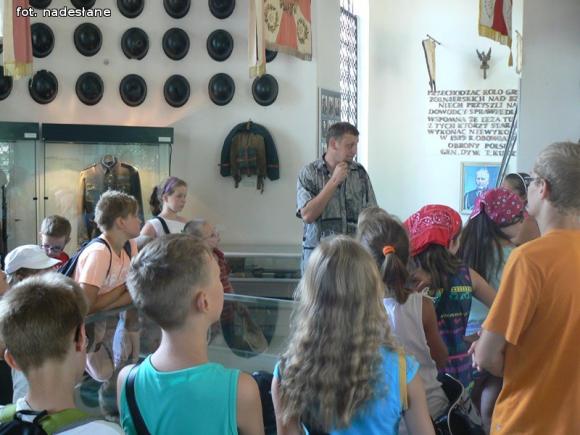 Wycieczkowy tydzień Wakacji w Bibliotece. Kiedy dziadkowie byli dziećmi