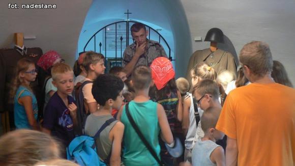 Wycieczkowy tydzień Wakacji w Bibliotece. Kiedy dziadkowie byli dziećmi