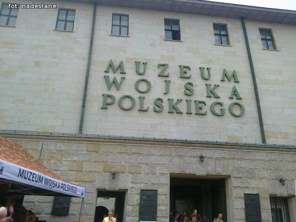 Wycieczkowy tydzień Wakacji w Bibliotece. Kiedy dziadkowie byli dziećmi