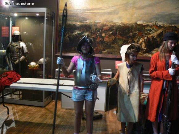 Wycieczkowy tydzień Wakacji w Bibliotece. Kiedy dziadkowie byli dziećmi