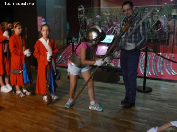 Wycieczkowy tydzień Wakacji w Bibliotece. Kiedy dziadkowie byli dziećmi