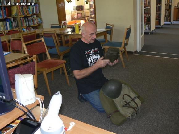 Wycieczkowy tydzień Wakacji w Bibliotece. Kiedy dziadkowie byli dziećmi