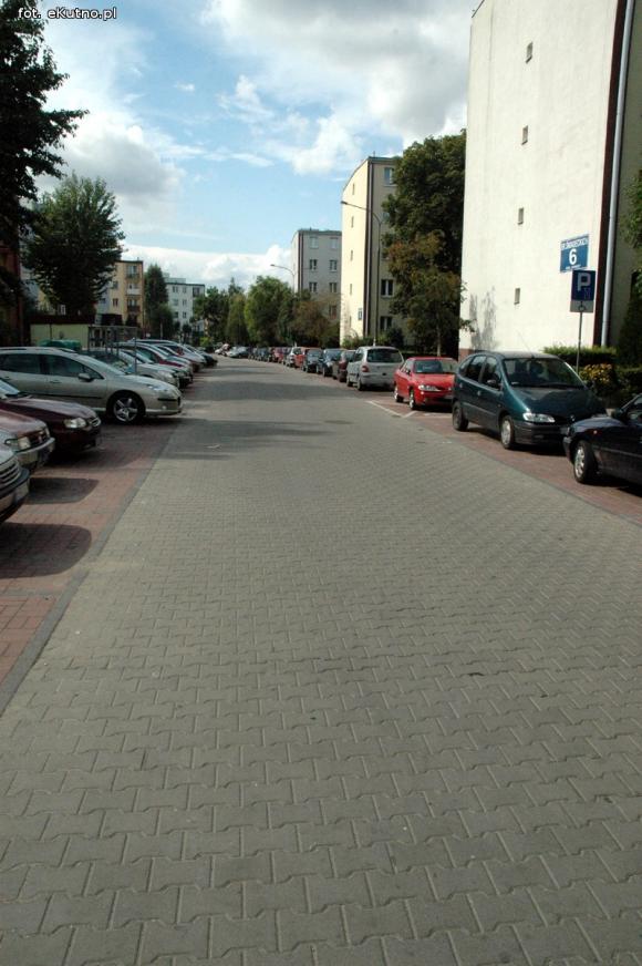 Czytelnicy piszą: Kutnowskie osiedla zmieniają się na plus