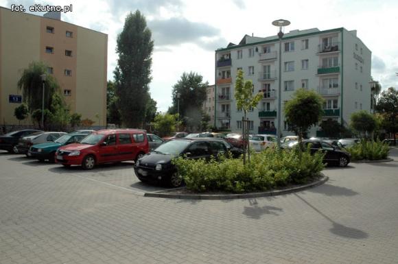 Czytelnicy piszą: Kutnowskie osiedla zmieniają się na plus