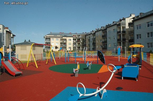 Plac zabaw XXI wieku na osiedlu Szymanowskiego