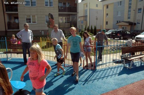 Plac zabaw XXI wieku na osiedlu Szymanowskiego