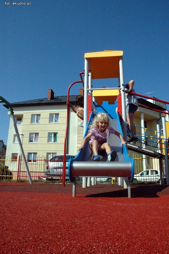 Plac zabaw XXI wieku na osiedlu Szymanowskiego