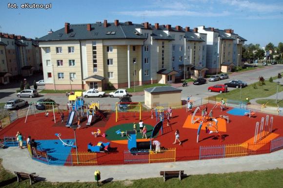 Plac zabaw XXI wieku na osiedlu Szymanowskiego