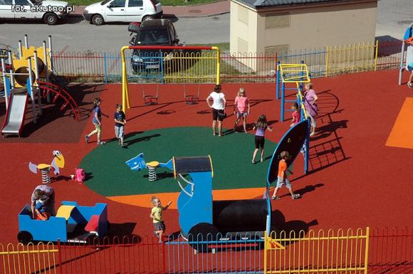 Plac zabaw XXI wieku na osiedlu Szymanowskiego
