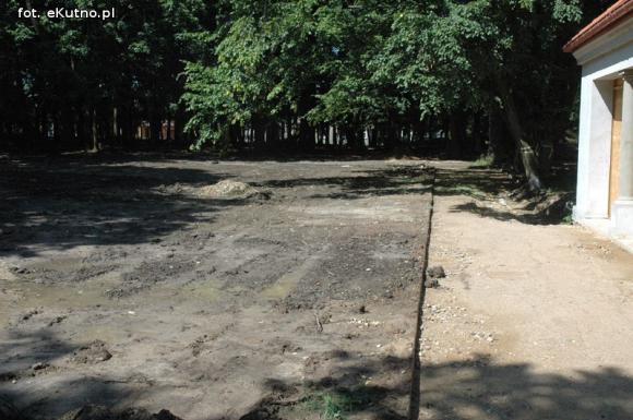 Przyrodnicza perła województwa łódzkiego? Rewitalizacja parku i kontrowersje