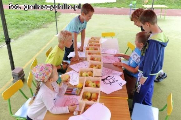 Happening Kochajmy polskie jabłka w Żychlinie