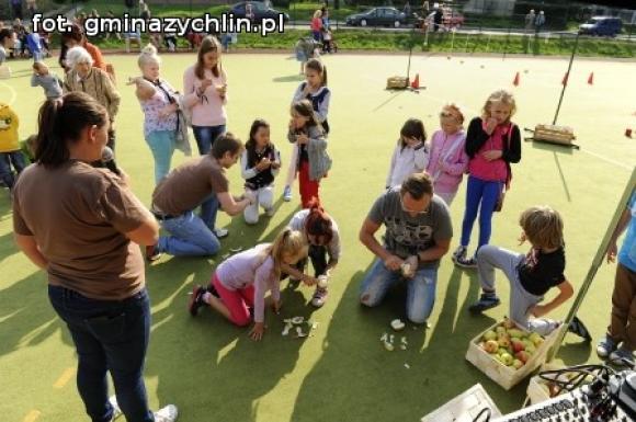 Happening Kochajmy polskie jabłka w Żychlinie