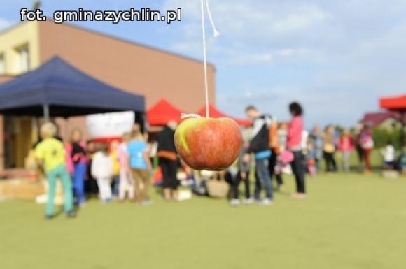 Happening Kochajmy polskie jabłka w Żychlinie