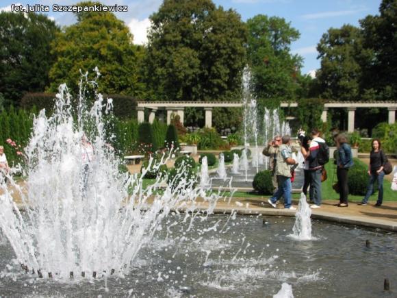 W nagrodę pojechali do Wschodnioniemieckiego Ogrodu Różanego