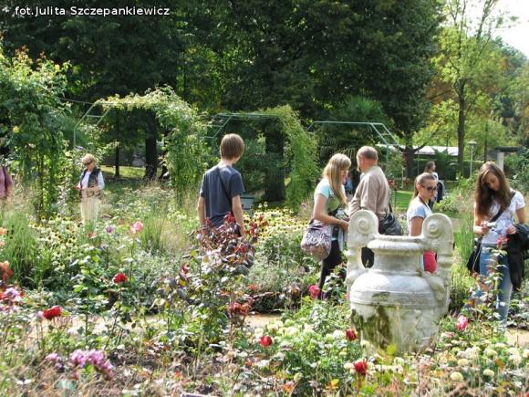 W nagrodę pojechali do Wschodnioniemieckiego Ogrodu Różanego