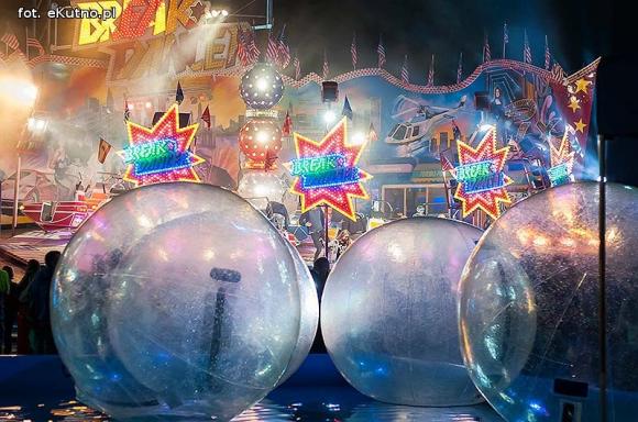 Atrakcje 40. Święta Róży: Szaleństwa w lunaparku