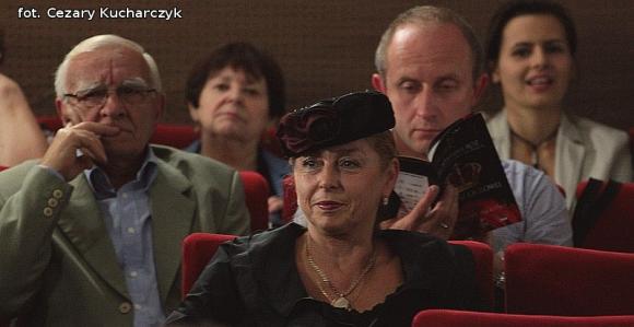 Początek Święta Róży na scenie w centrum Kutna