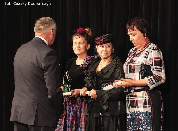 Początek Święta Róży na scenie w centrum Kutna