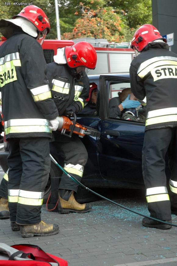 Zbigniew Bródka nagradzał kutnian w akcji Bezpieczny Dom