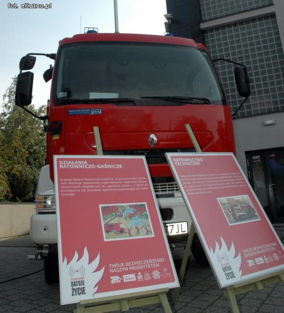 Zbigniew Bródka nagradzał kutnian w akcji Bezpieczny Dom