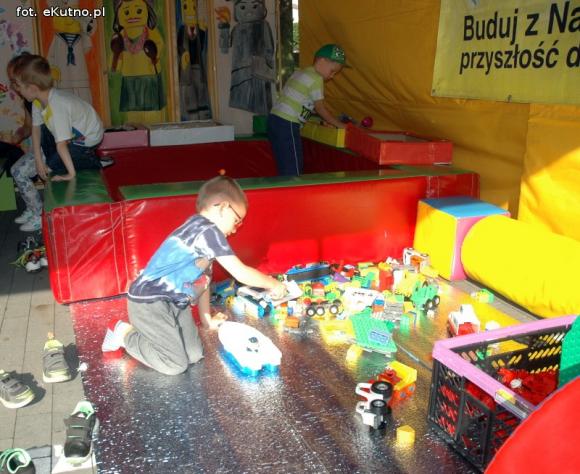 Zbigniew Bródka nagradzał kutnian w akcji Bezpieczny Dom