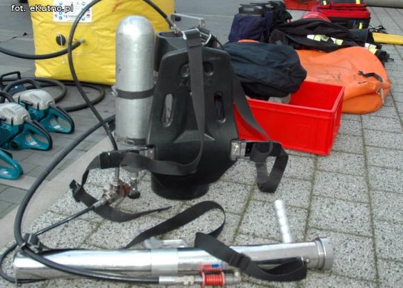 Zbigniew Bródka nagradzał kutnian w akcji Bezpieczny Dom