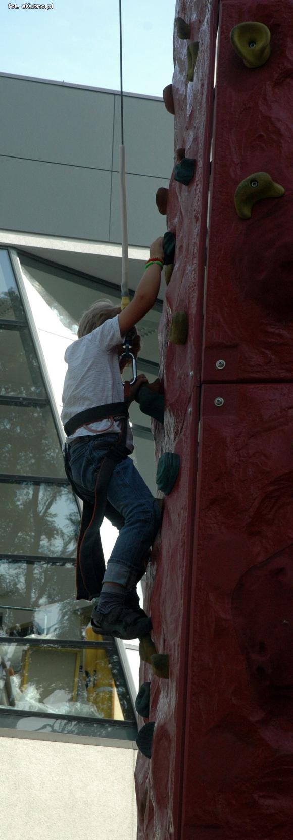 Zbigniew Bródka nagradzał kutnian w akcji Bezpieczny Dom