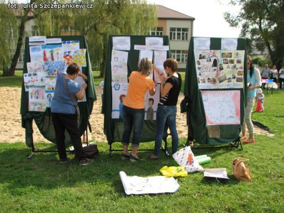  Festyn rodzinny i przegląd folklorystyczny w Krośniewicach
