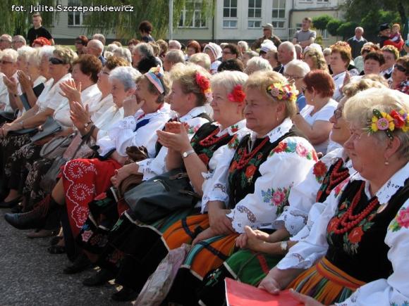  Festyn rodzinny i przegląd folklorystyczny w Krośniewicach