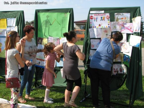  Festyn rodzinny i przegląd folklorystyczny w Krośniewicach