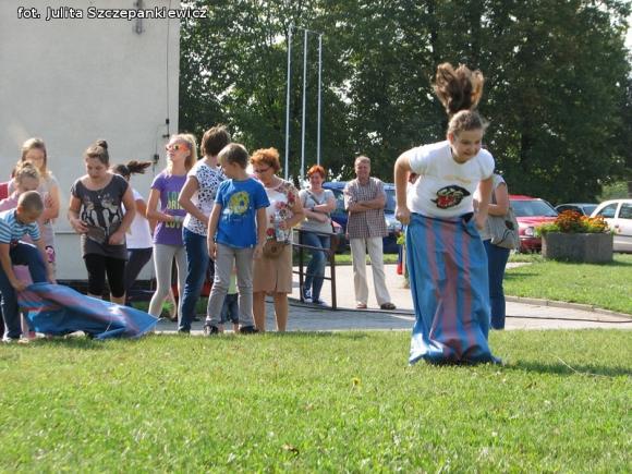  Festyn rodzinny i przegląd folklorystyczny w Krośniewicach