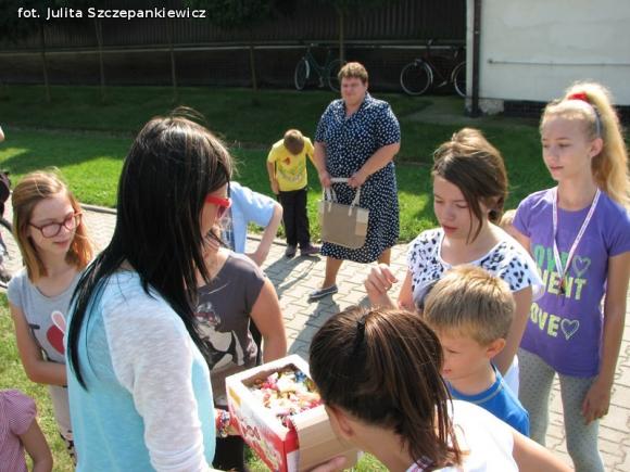  Festyn rodzinny i przegląd folklorystyczny w Krośniewicach