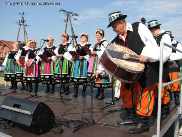  Festyn rodzinny i przegląd folklorystyczny w Krośniewicach