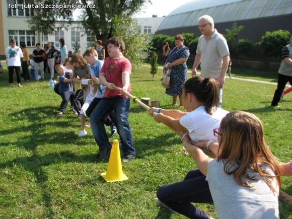  Festyn rodzinny i przegląd folklorystyczny w Krośniewicach