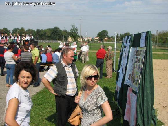  Festyn rodzinny i przegląd folklorystyczny w Krośniewicach