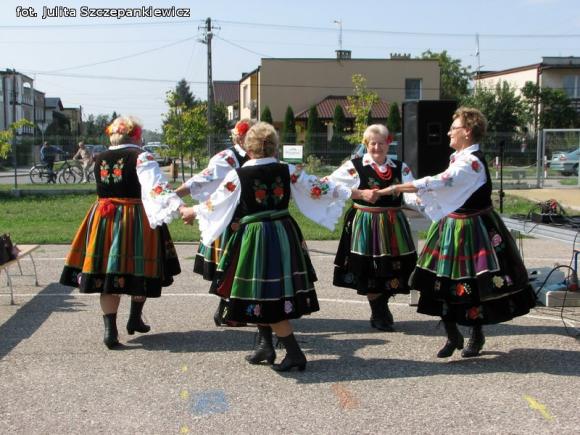  Festyn rodzinny i przegląd folklorystyczny w Krośniewicach