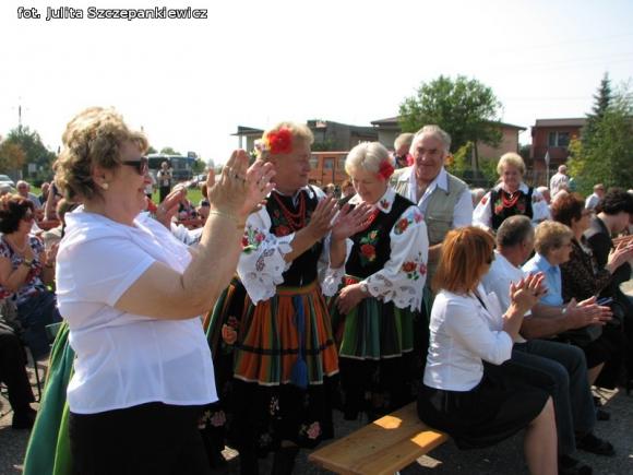  Festyn rodzinny i przegląd folklorystyczny w Krośniewicach
