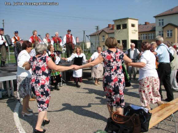  Festyn rodzinny i przegląd folklorystyczny w Krośniewicach