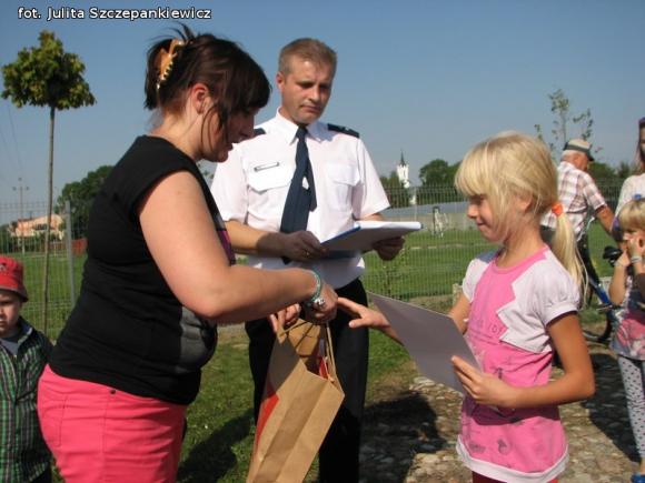  Festyn rodzinny i przegląd folklorystyczny w Krośniewicach