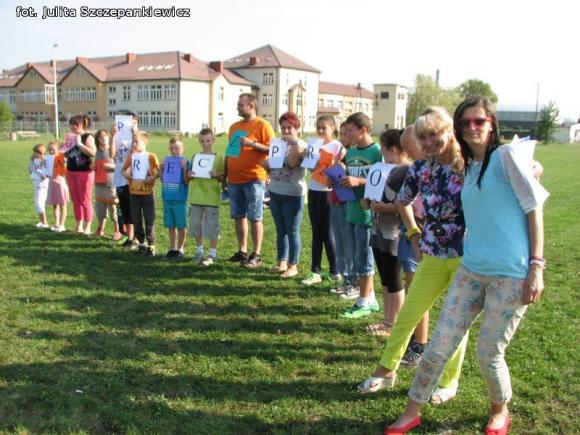  Festyn rodzinny i przegląd folklorystyczny w Krośniewicach