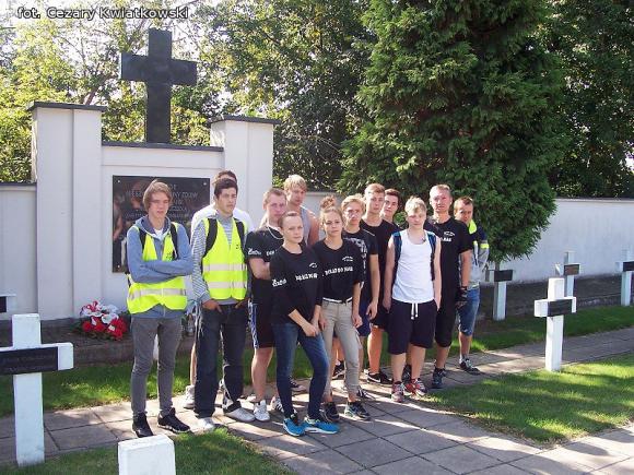 Uczniowie udali się śladami Bohaterów Września 1939